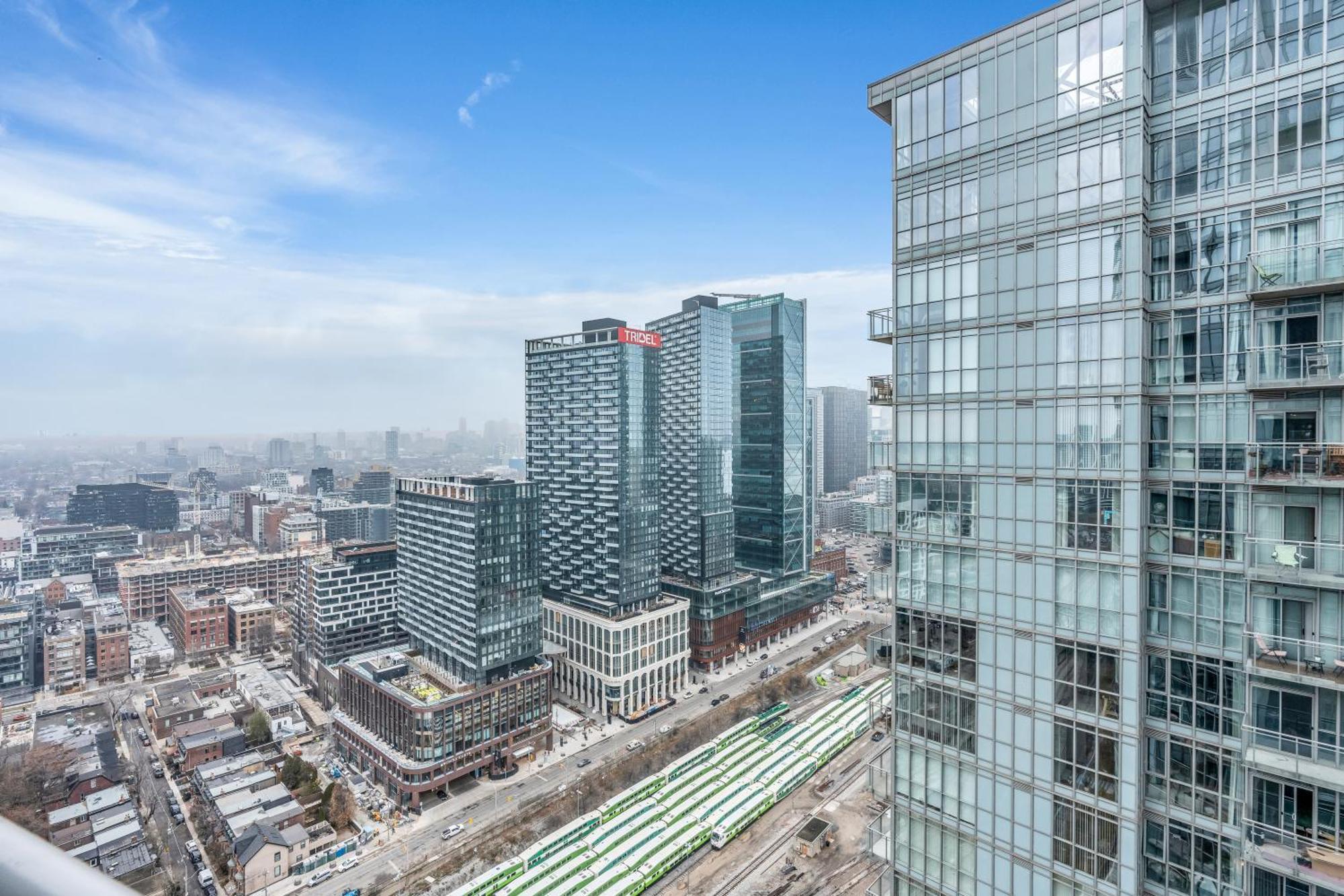 Spadina Modern Suites Toronto Exterior photo